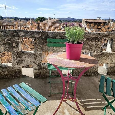 A Deux Pas D'Avignon Villa Aramon Bagian luar foto