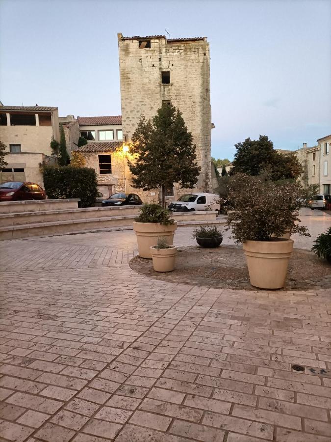 A Deux Pas D'Avignon Villa Aramon Bagian luar foto