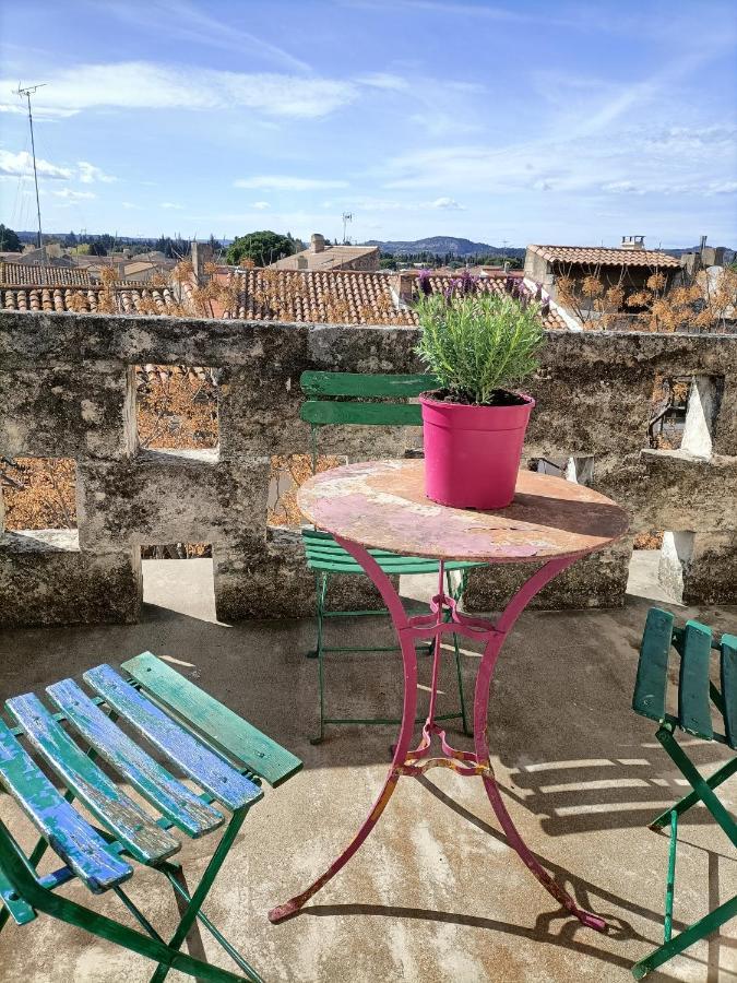 A Deux Pas D'Avignon Villa Aramon Bagian luar foto