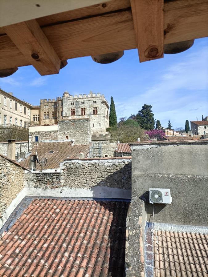 A Deux Pas D'Avignon Villa Aramon Bagian luar foto