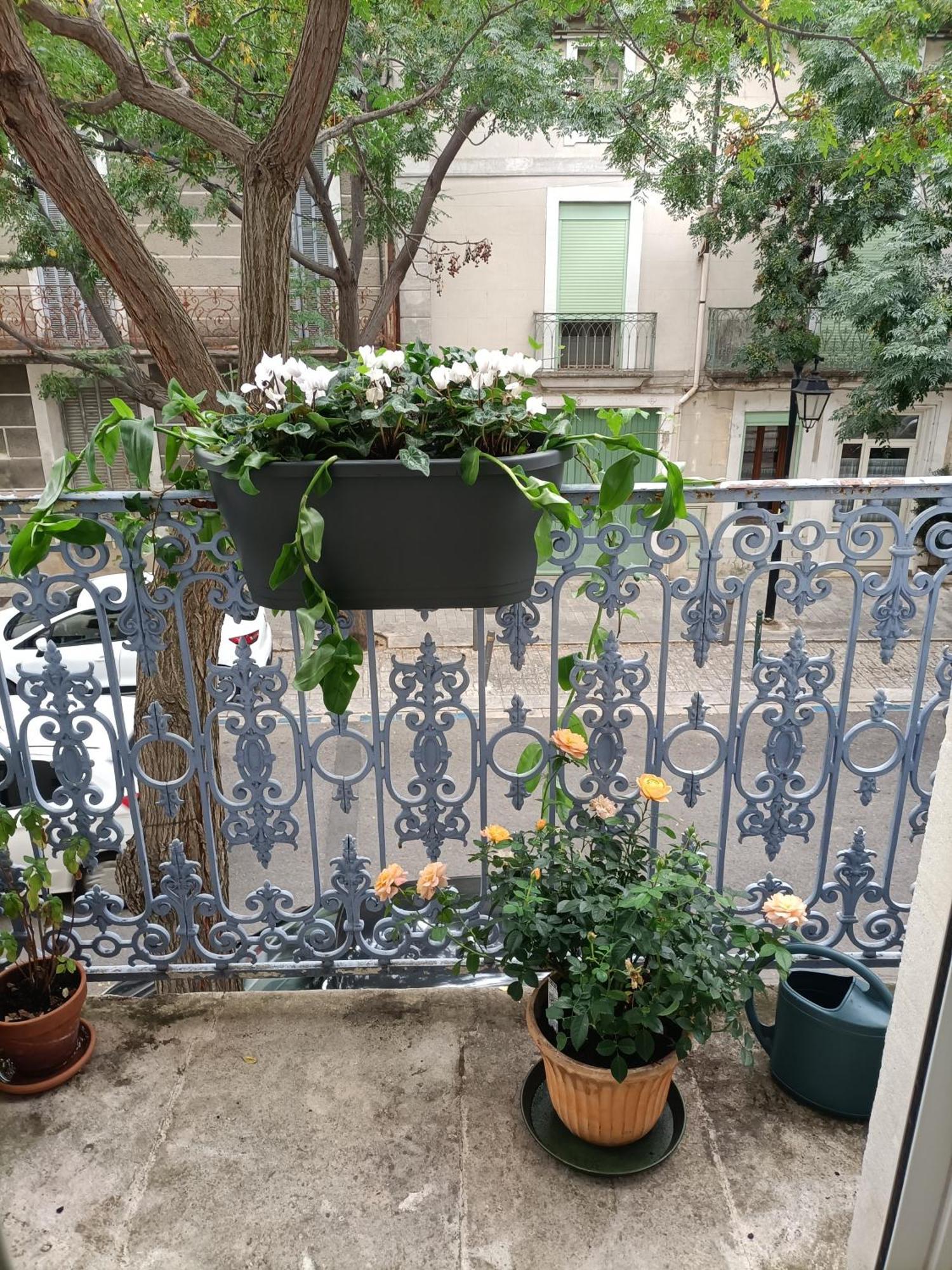 A Deux Pas D'Avignon Villa Aramon Bagian luar foto
